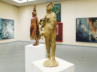 アトリオンで開かれた第55回秋田県造形美術家協会展