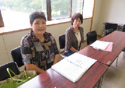 「小坂音頭」の披露や指導を通して、町を活気づけようと活動している人たちがいます。