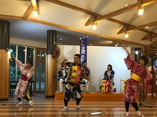 田沢湖さんさの演舞