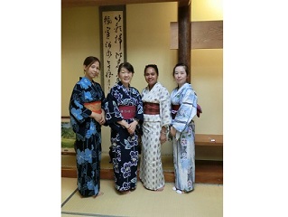 着物の着付けで交流