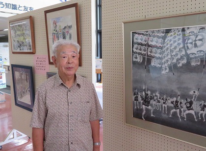 秋田の風景や祭りの様子を描いた水墨画の作品展が、生涯学習センターで開催されています。出展者の飯塚さんは「たくさんの人に作品を見てもらい、秋田を知ってほしい」と話しています。